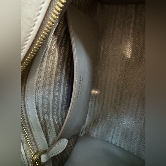 Prada Esplanade Saffiano City Calf Tote Bag Beige Small - Picture 4 of 15